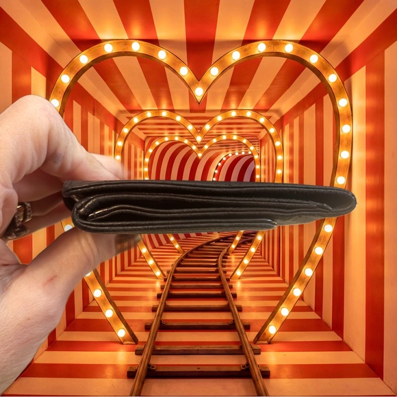CHANEL Black Leather Compact CC Wallet - Picture 6 of 10
